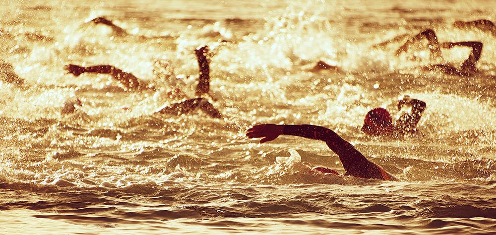 トライアスロン（Ironman）のスイム（swim）レース（race）のphoto
